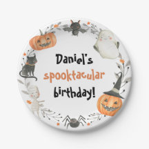 Placas de papel Spooktacular de cumpleaños de Hall