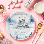 Plato De Papel Plantilla de ducha de bebé en invierno ártico de o<br><div class="desc">El invierno ártico del oso polar podemos esperar con ansiedad platos de plantilla personalizados con vajilla de ducha de bebé, dulce de agua lindo oso de peluche polar con una bufanda azul sentado en la roca de hielo pinos nevados temática de invierno ducha de bebé bienvenida firmar placas de ducha...</div>