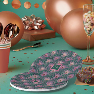 Plato De Papel Plumas de pavo real rosado y monograma sobre verde