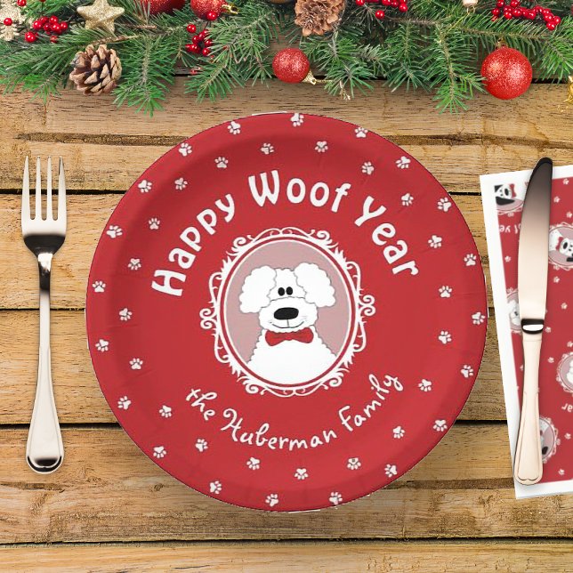 Plato De Papel Poodle de 'Feliz Año Woof' con una marea baja ('Happy Woof Year' Cute Poodle with a Bow Tie Christmas Paper Plate)