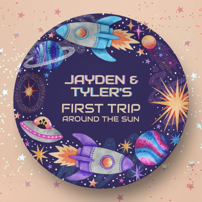 Plato De Papel Primer viaje de gemelos alrededor del espacio exte (Twins First Trip Around the Sun Rocket Outer Space Paper Plates)