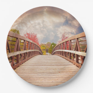 Plato De Papel Puente rústico de madera en el campo