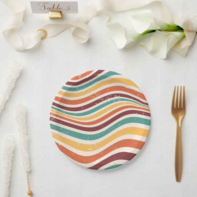 Plato De Papel Rayas onduladas, gruñido. Groovy retro (Boda)