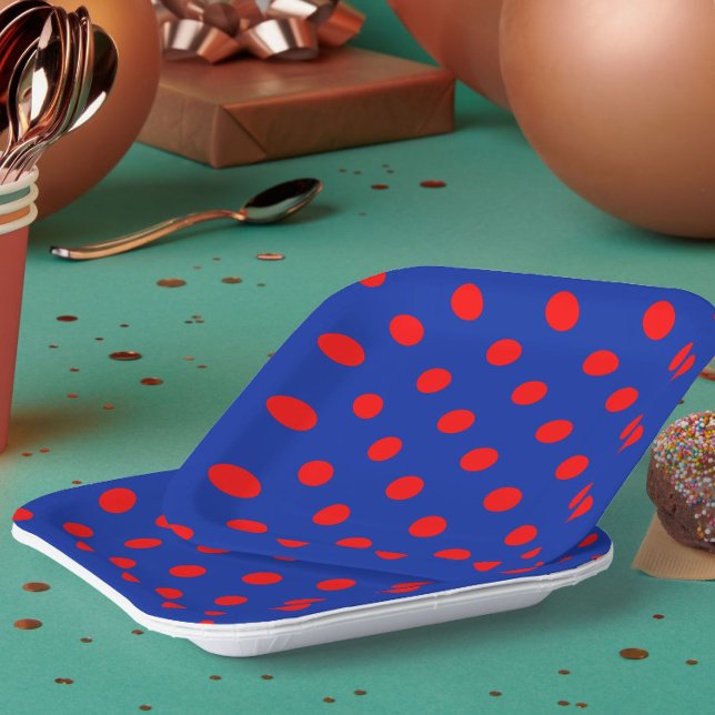 Plato De Papel Red On Blue Polka Dots Pattern Design  (Subido por el creador)