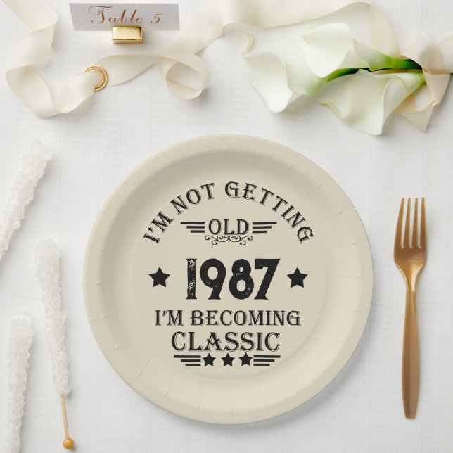 Plato De Papel Regalo de cumpleaños vintage personalizado (Boda)