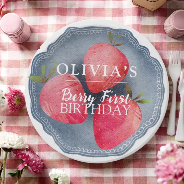 Plato De Papel Retro red Strawberry Berry First Birthday  (Subido por el creador)