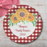 Plato De Papel Reunión de familia de girasoles personalizada<br><div class="desc">¿Estás planeando una reunión familiar? Estos platos florales de papel para reuniones familiares se verán muy bien en su mesa fiesta. Están decoradas con flores de color agua y follaje sobre un fondo rojo de verificación. Personalizable fácil. Acuarela original © Michele Davies.</div>