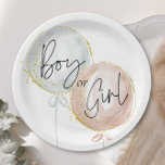 Plato De Papel Revelación de género de globos rosa y azul<br><div class="desc">Descubre la sorpresa: Eleva tu género y muestra la ducha de bebé con las invitaciones de globo rosa y azul y la colección de decoración. Adornadas con tipografías de guiones extravagantes y delicados flecos de oro, las encantadoras invitaciones, carteles y decoración prepararon el escenario para una celebración mágica. Dejen que...</div>