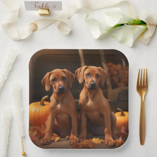 Plato De Papel Rhodesia Ridgeback Puppy Calabaza deslumbrante de  (Boda)