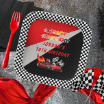 Plato De Papel Roja | Cumpleaños de la Carreras Black Go Kart<br><div class="desc">Se acaba la carrera para celebrar un cumpleaños con temática de carreras kart. El diseño de esta fiesta de cumpleaños incluye un kart de go rojo y negro con un auto de casco rojo y llamas disparando por la parte de atrás del kart go. Las palabras "Listo, Set, Go!" también...</div>