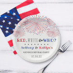 Plato De Papel ¿Rojo, Blanco y Quién? 4 De Julio Fiesta De Revela<br><div class="desc">Celebre con estilo con estos modernos platos de papel fiesta revelados el 4 de julio. El diseño es fácil de personalizar con tu propia redacción y tu familia y amigos estarán encantados cuando vean estos fabulosos platos fiestas. Se pueden encontrar elementos coincidentes en la colección.</div>