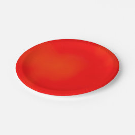 Plato de papel rojo sobre fondo blanco