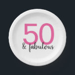 Plato De Papel Rosa 50 y fabulosas placas de papel de cumpleaños<br><div class="desc">Tengan un gran fiesta para celebrar el cambio de 50 años y salgan con estos divertidos y coloridos platos de papel rosa y negro de 50 y fabulosos. ¡Te vas chica!</div>