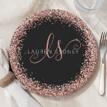 Plato De Papel Rosa Oro Rubor Purpurina rosa Glam Monograma Nombr<br><div class="desc">Glam Rosa Purpurina Oro Elegante Monograma Placa de papel. Personalice fácilmente este diseño de placa de moda de moda con elegante purpurina brillante de oro rosa sobre un fondo negro. El diseño incluye su monograma manuscrito con remolques de bonito y su nombre.</div>