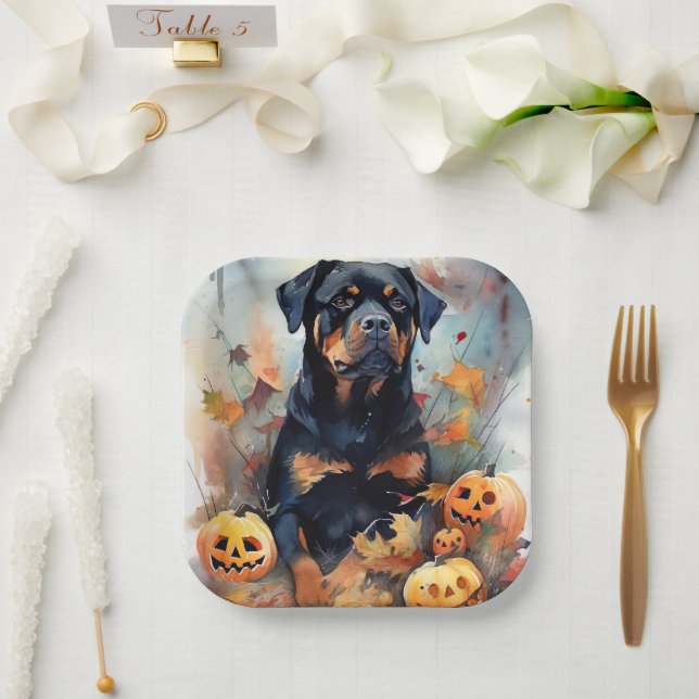 Plato De Papel Rottweiler de Halloween con calabazas aterradoras (Boda)