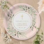 Plato De Papel Rubor Pink Greenery First Holy Communia<br><div class="desc">Con delicadas hojas de color agua verde sobre un fondo rosa rubor y un elegante crucifijo dorado,  este plato de la moda sagrada comunión puede ser personalizado con su información especial del evento. Diseñado por Thisisnotme©</div>