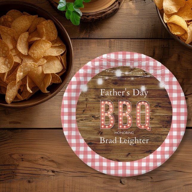 Plato De Papel Rustic Wood Gingham Día del Padre BBQ (Rustic Wood Gingham Father's Day BBQ Paper Plates)