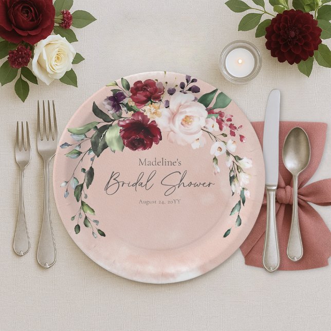 Plato De Papel Rústica Borgoña y ducha de novia con rosas rosas r (Rustic Burgundy & Blush Pink Roses Bridal Shower Paper Plates)