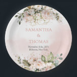 Plato De Papel Rústico rubor rosa rosas eucalipto verde oro<br><div class="desc">Imagínese la encantadora escena de una boda en la que unas rosas rubias y rústicas entrelazadas con delicados eucaliptos verdes adornan elegantes platos de papel dorado. Cada plato cuenta una historia de romance y belleza natural, un verdadero reflejo del amor y la personalidad de la pareja. Estos platos de diseño...</div>