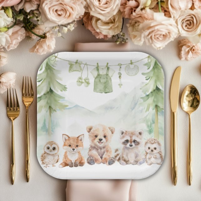 Plato De Papel Sage Green Woodland Adventure Awaits Baby Shower (Subido por el creador)