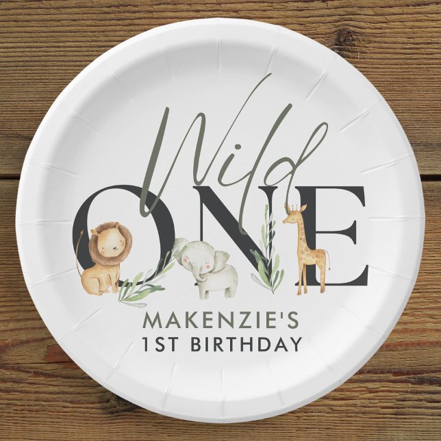 Plato De Papel Salvaje un Safari primer Fiesta de cumpleaños (White 'Wild One' themed 1st birthday plate with cute safari animals.)