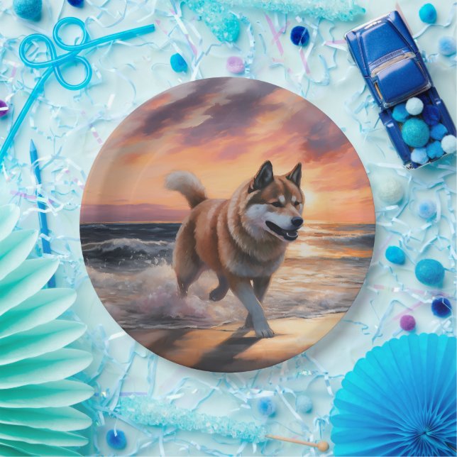 Plato De Papel Sandy Paws Akita Dog en Beach Sunset (Fiesta)