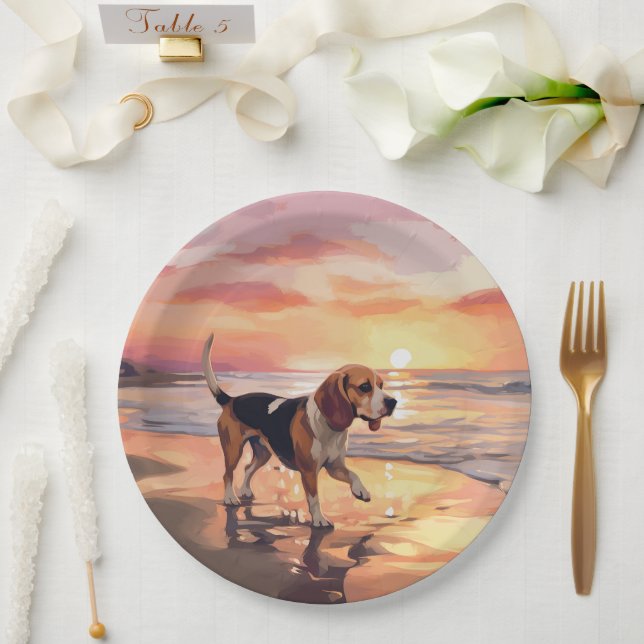 Plato De Papel Sandy Paws Beagle Dog en Beach Sunset (Boda)
