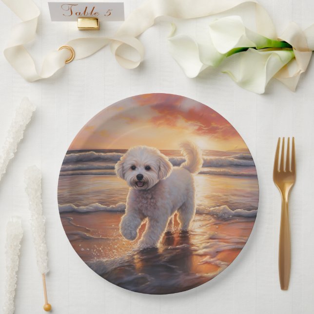 Plato De Papel Sandy Paws Bichon Frise Dog en Beach Sunset (Boda)