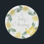 Plato De Papel Se está preparando una bebé floral amarilla de Bab<br><div class="desc">Estas placas de fiesta son perfectas para un fiesta o una ducha neutra de género. La hermosa letra dice "Se está preparando un bebé" y está enmarcada con una cortina floral de color agua de flores amarillas y una tetera amarilla. Por favor, navegue por nuestra tienda para coordinar invitaciones y...</div>