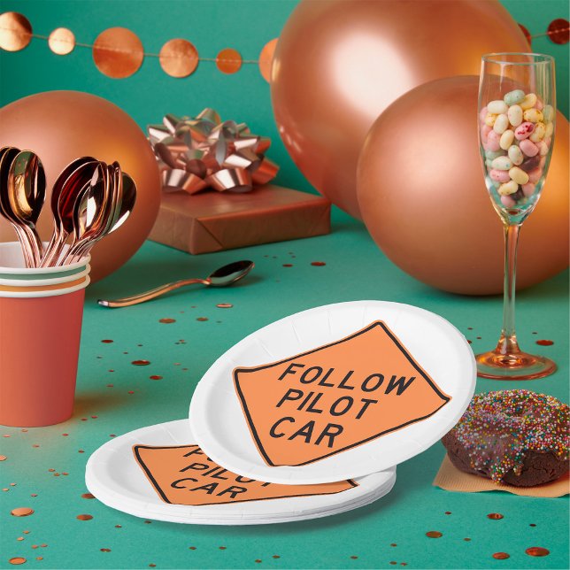 Plato De Papel Seguir el Rótulo de construcción de la carretera d (Subido por el creador)