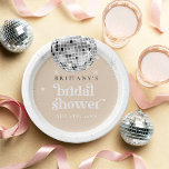 Plato De Papel Silver Retro Disco Groovy Bridal Shower<br><div class="desc">Retroceda en el tiempo con nuestra colección Retro Disco Ball Bridal Shower Invitation & Decor. Sumérjase en la nostalgia de los años 70 con arcos beige y gris mudos, realzados por fuentes purpurinas plateadas. La emblemática bola de disco retro ocupa el centro del escenario, evocando una era de glamour disco,...</div>