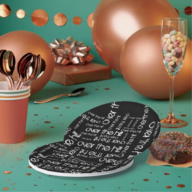 Plato De Papel Sobre la colina (Multi)