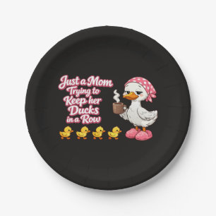Plato De Papel Solo una mamá tratando de mantener a sus patos en