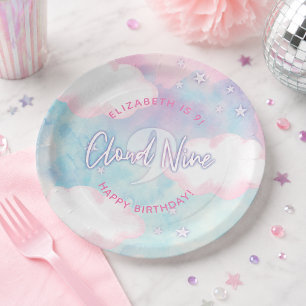 Plato De Papel Soñadora Femenina En La Nube Nueve 9 Cumpleaños