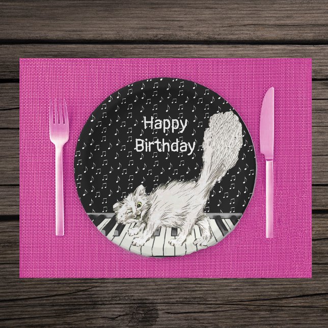 Plato De Papel Sonriente Gato blanco Winking en Piano Music Notes (White winking cat walking on piano keys on black with white music note paper Birthday party plates.)