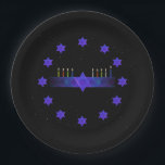 Plato De Papel Star Bar Menorah<br><div class="desc">Por su fiesta de Chanukkah. Una imagen fractal púrpura y azul,  con un Magen David (Estrella de David),  en el medio,  como una menorah de Chanukkah. Todo en un fondo estelar. Esta imagen también está disponible en las invitaciones del partido Chanukkah y en muchos otros artículos.</div>