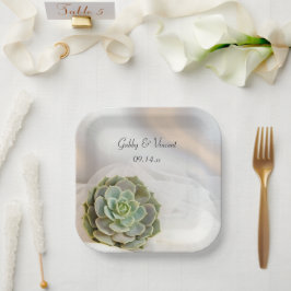 Plato De Papel Suculento verde sobre el Boda blanco