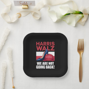 Plato De Papel Tacones de Kamala Harris pisando sombrero rojo MAG