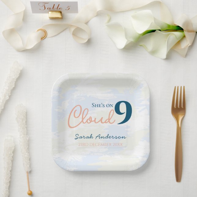 Plato De Papel Tiene una ducha de novia caprichosa en la Nube 9 (Boda)