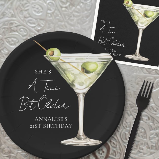 Plato De Papel Tini Bit mayor Martini Birthday Party (Tini Bit Older Martini Birthday Party Paper Plates)