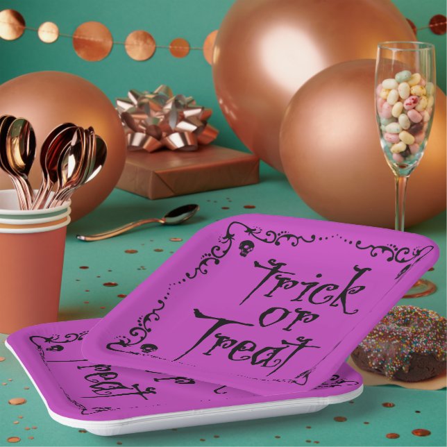 Plato De Papel Truco o trato morado envenenado (Multi)