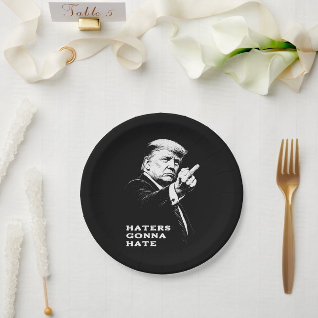 Plato De Papel Trump Middle Finger 2026 Meme Funny (Boda)