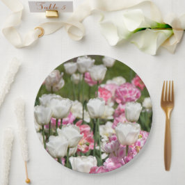 Plato De Papel Tulipanes blancos y rosas brillantes en un día sol
