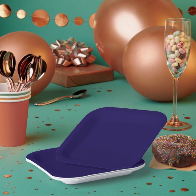 Plato De Papel Un fondo morado profundo con sutil  (Multi)