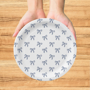 Plato De Papel Un pequeño bebé de mezclilla azul Coqueta de lazo
