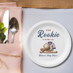 Plato De Papel Un pequeño novato en camino - Baby Shower de béisb