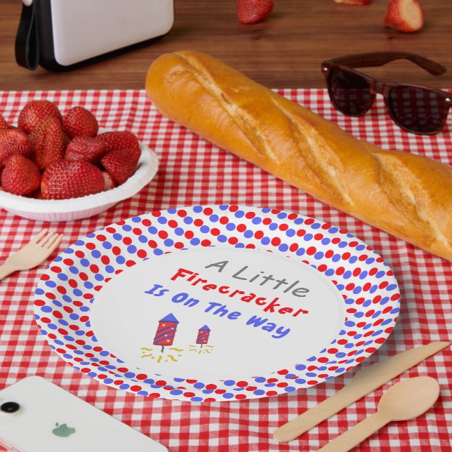 Plato De Papel Un Pequeño Rastreador Está En Camino (Picnic)