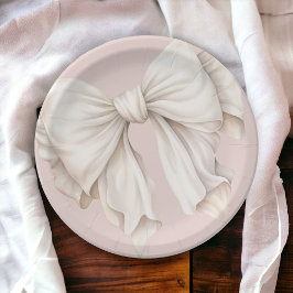 Plato De Papel Una marfil blanca femenina suave en rosa