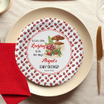 Plato De Papel Una Pequeña Y Pequeña Ladybug Está En Camino De Ba<br><div class="desc">Celebra la inminente llegada con nuestra encantadora colección "A Cute Little Ladybug Is On Her Way Baby Shower". Inspirado por el encanto caprichoso de la naturaleza, este encantador diseño cuenta con setas juguetonas y adorables ladybugs enclavados en medio de la exuberante vegetación de los bosques. Los detalles complicados evocan un...</div>