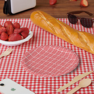 Plato De Papel Una vibrante rosa roja con gotas de rocío que desc